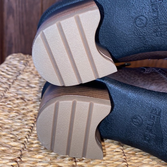 Dansko Perry Chocolate Waterproof Tumbled Ankle Boots New w/out Box! - Picture 13 of 15